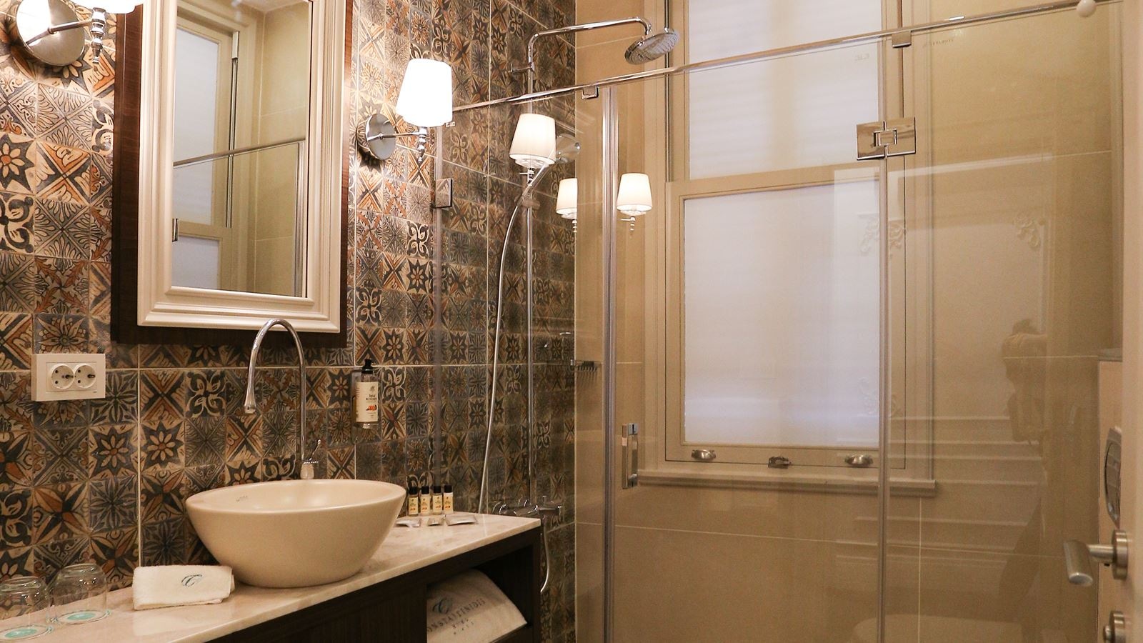rooms-suite-deluxe