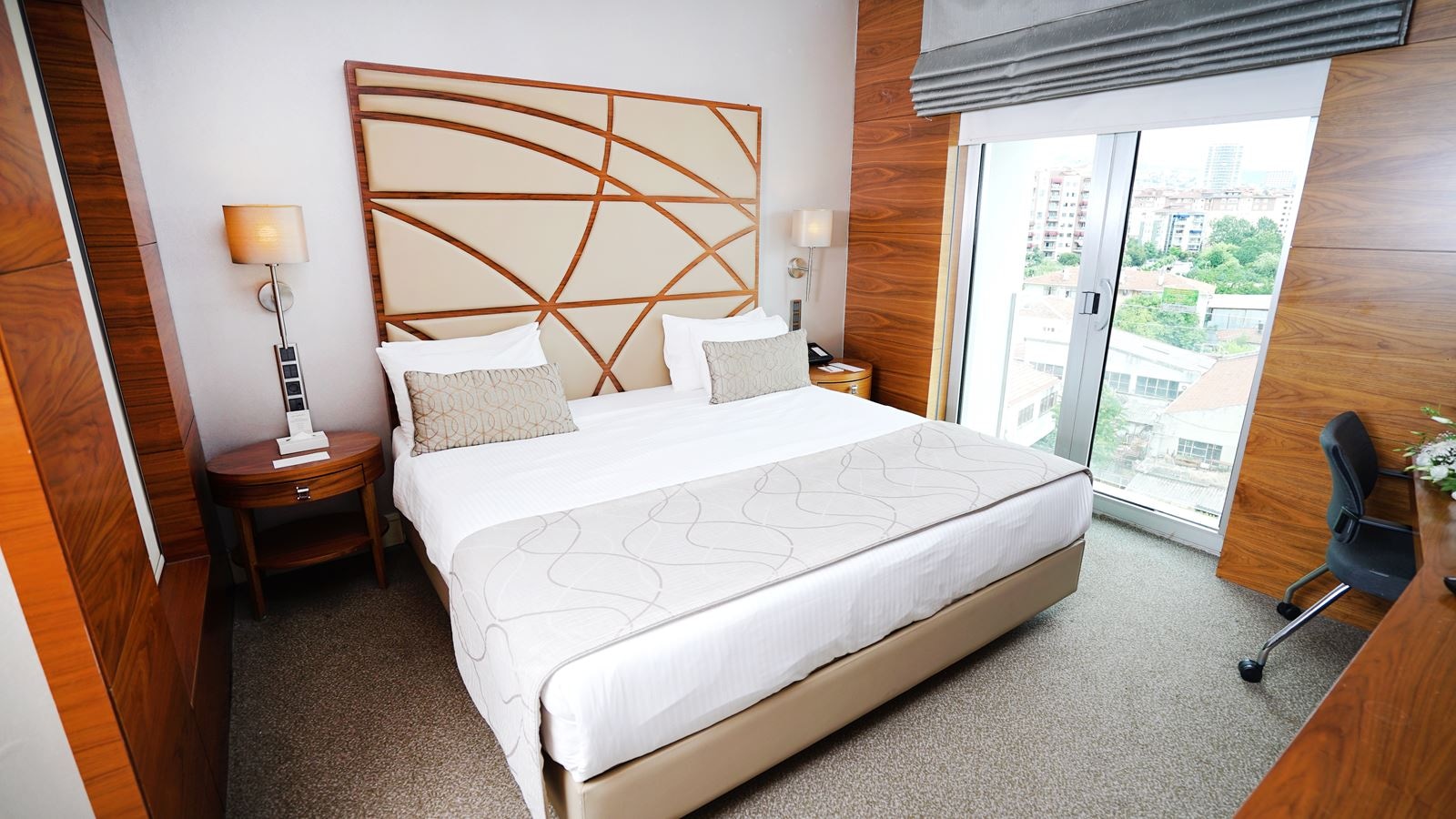 rooms-single-city-view