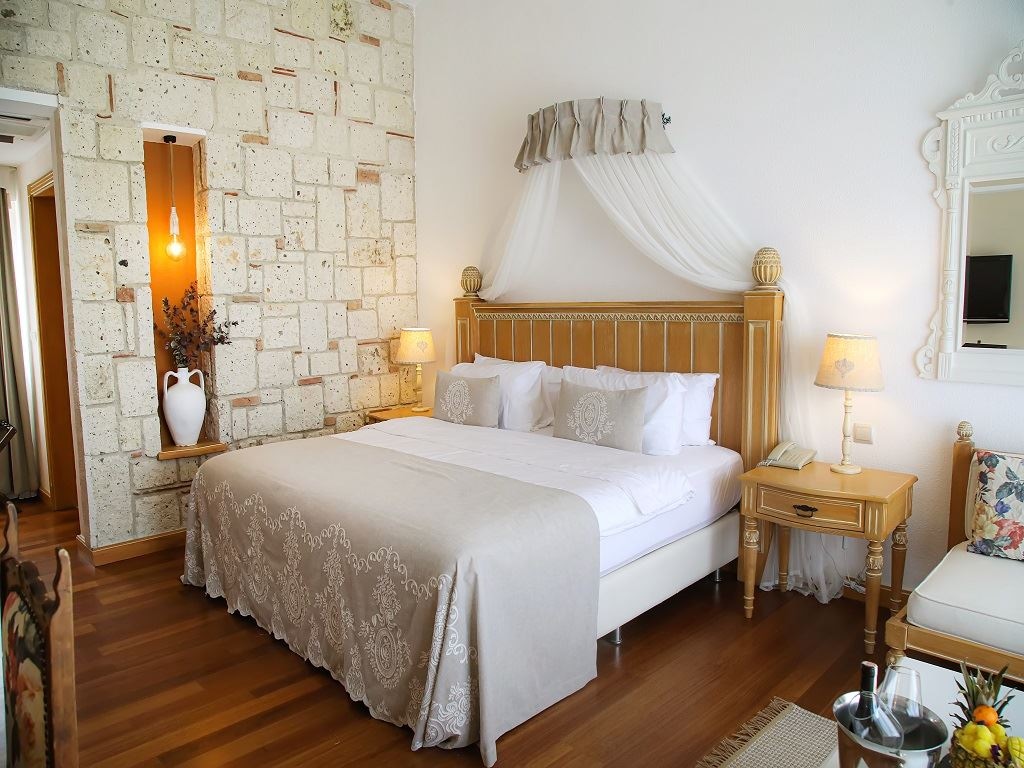 rooms-deluxe-room