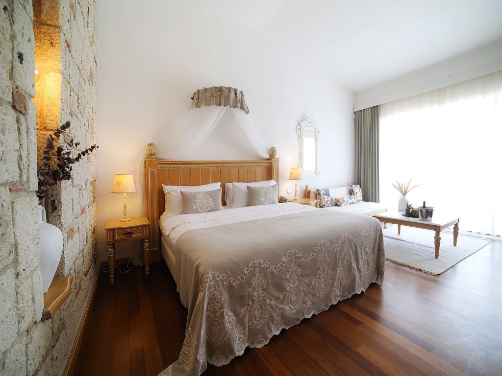 rooms-deluxe-room