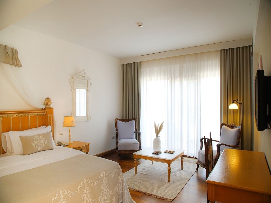 rooms-superior-room