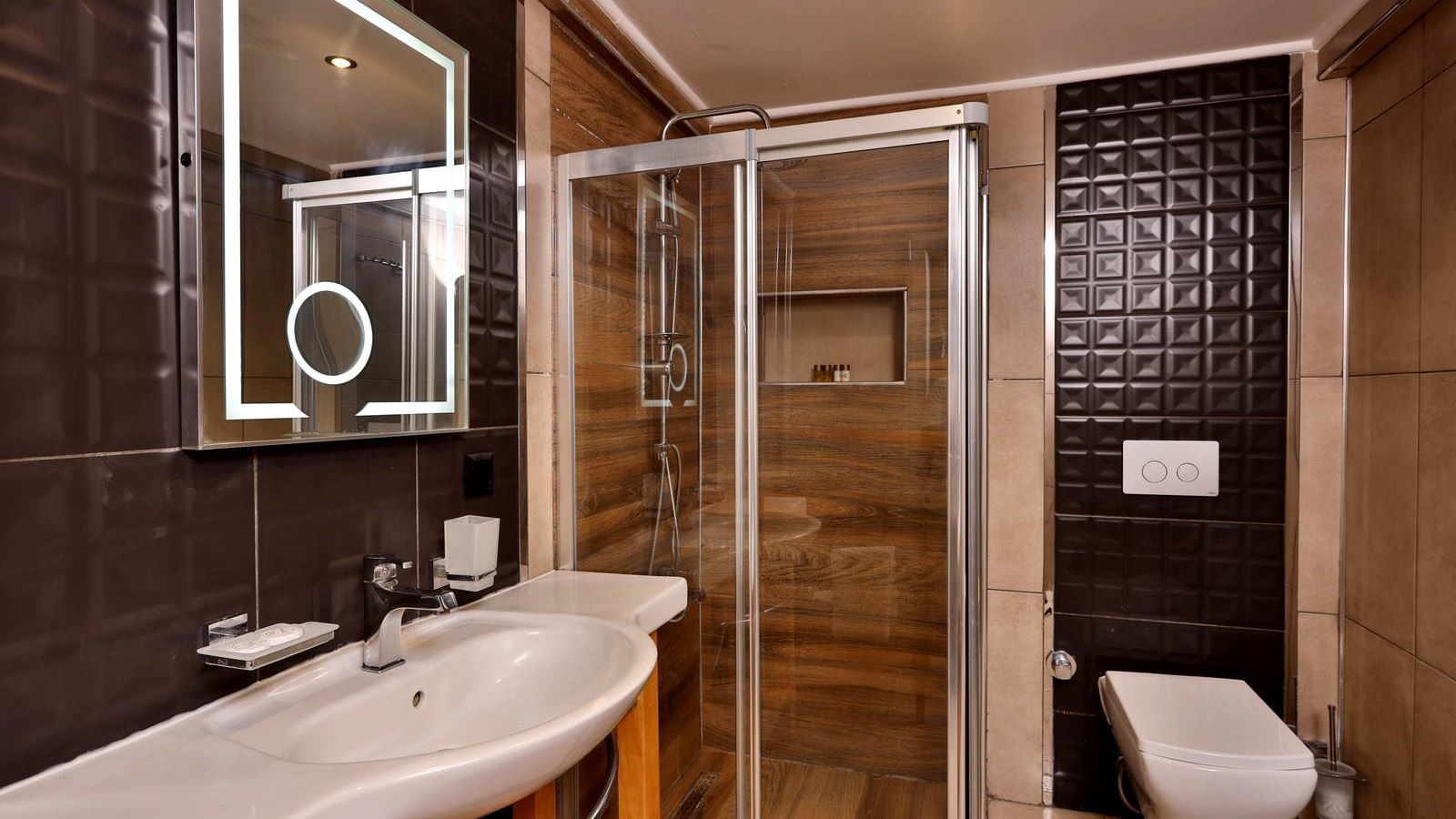 rooms-deluxe-room