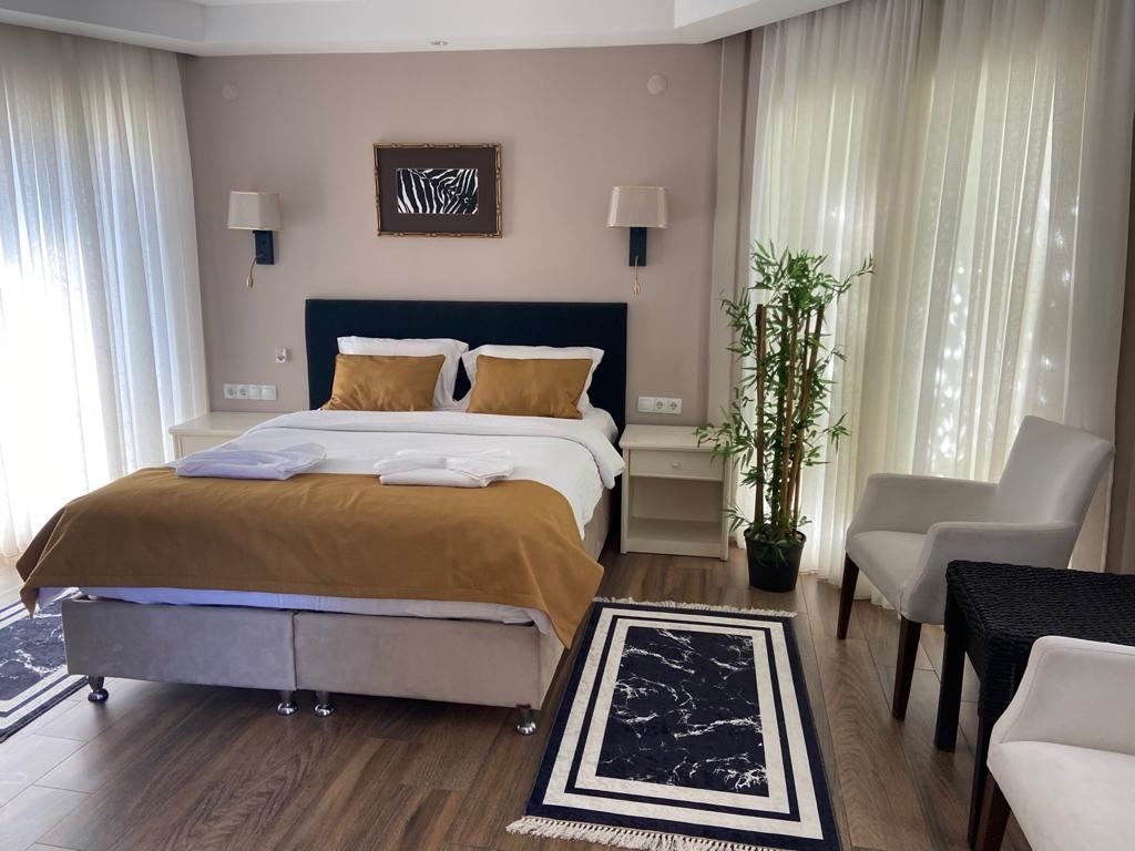 rooms-deluxe-room