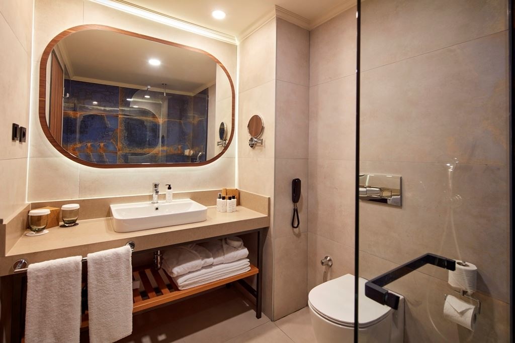 rooms-deluxe-land-view-room