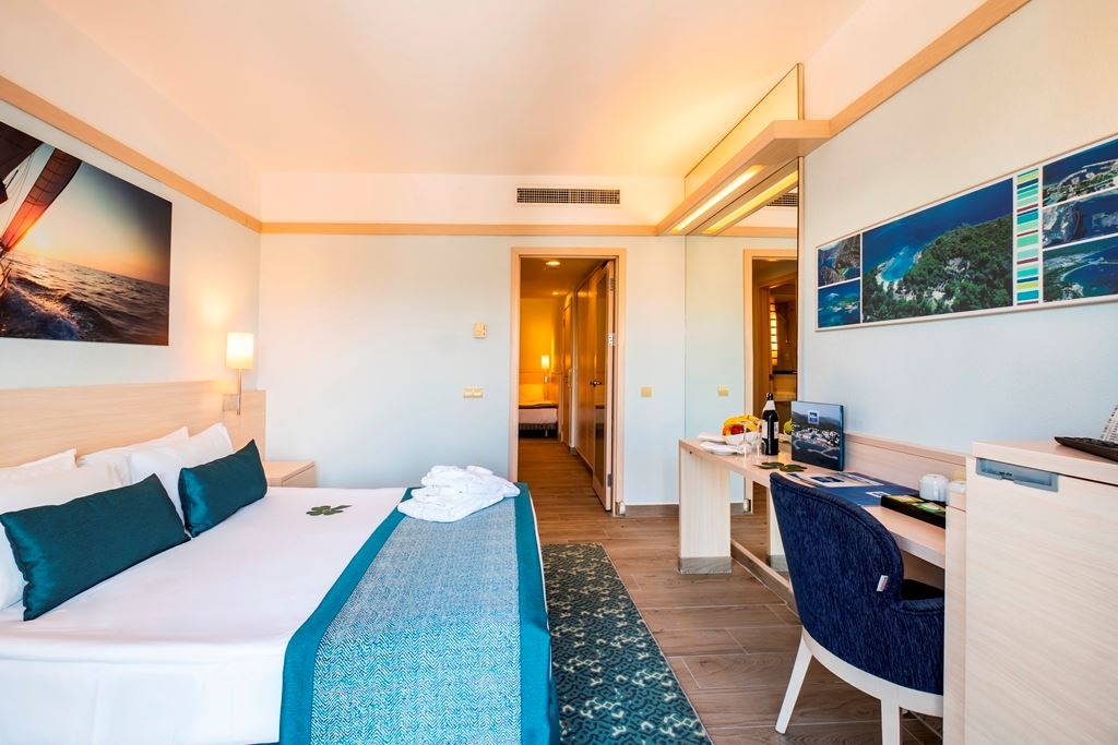 rooms-family-room