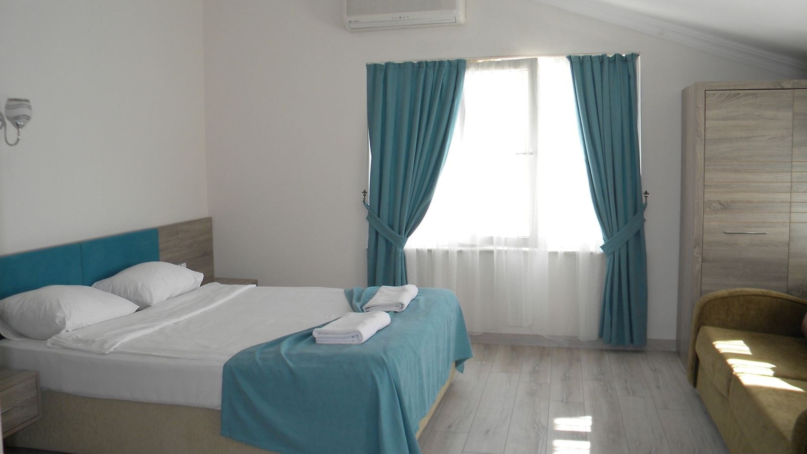 rooms-standard-room