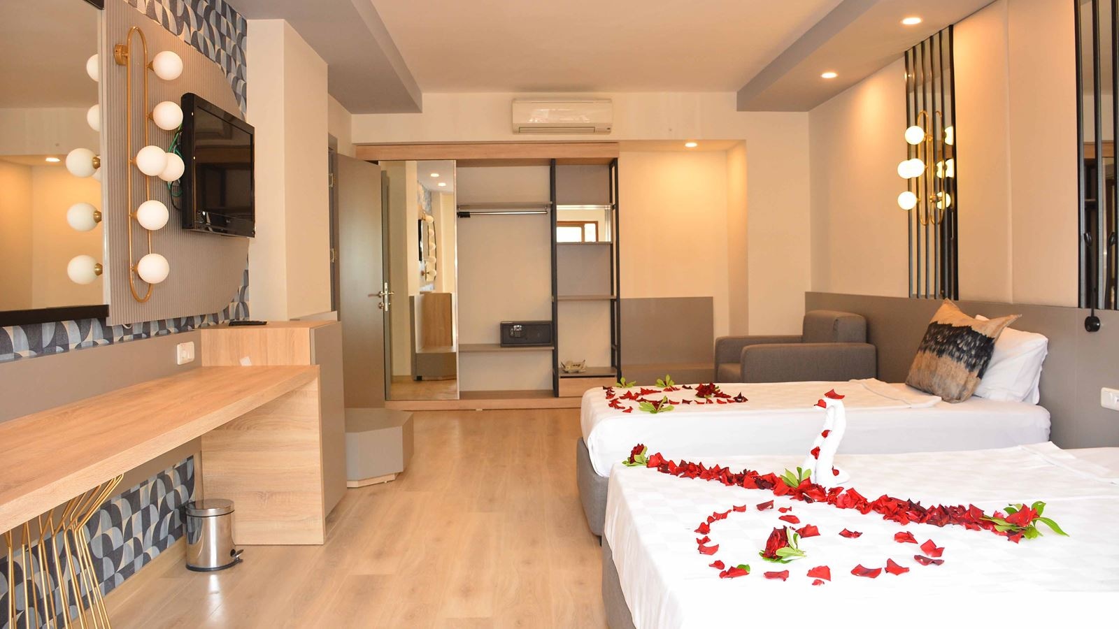rooms-family-room-a