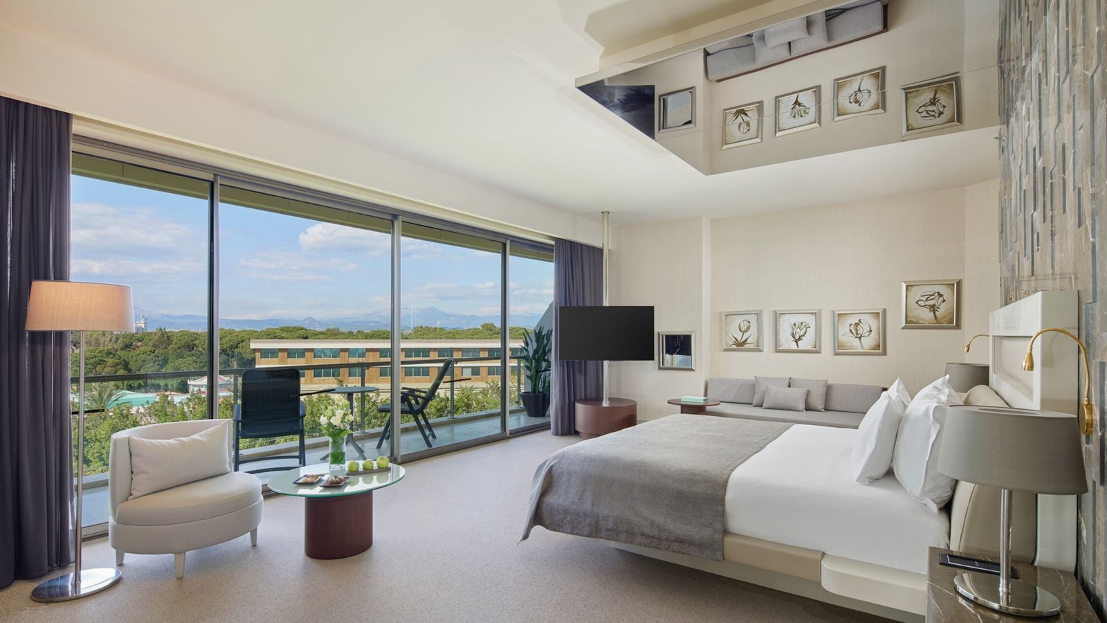 rooms-suite-land-view