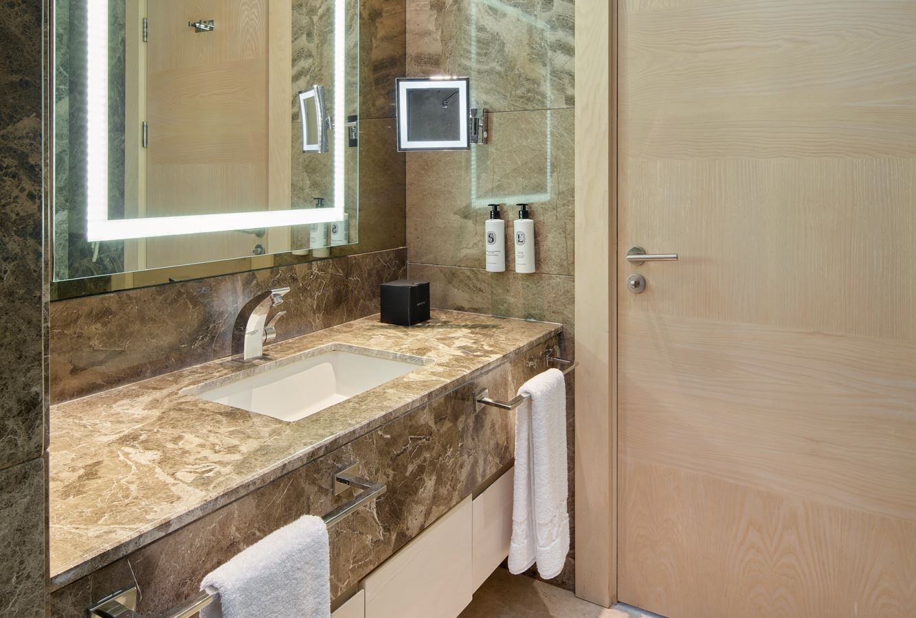 rooms-terrace-family-suite