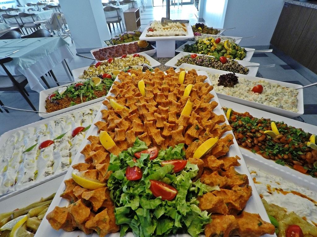 restaurants-adramytteion-yemek-salonu