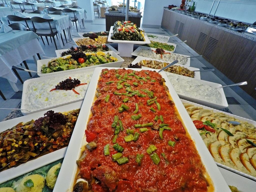 restaurants-adramytteion-yemek-salonu