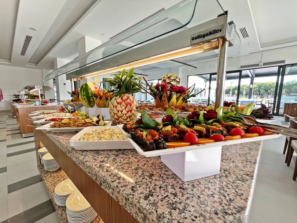 restaurants-adramytteion-yemek-salonu