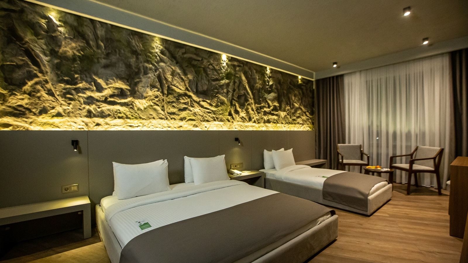 rooms-standard-room