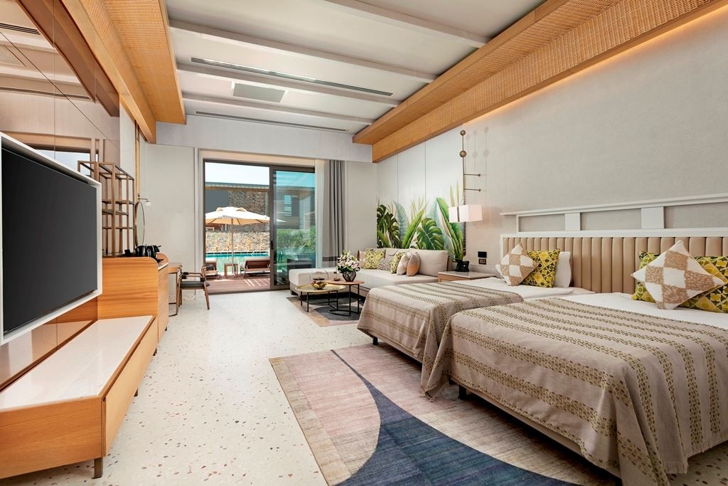 rooms-lagoon-beach-swim-up