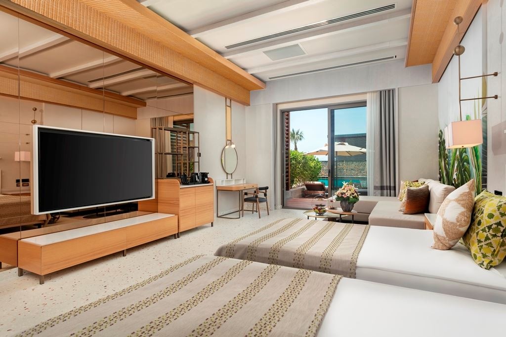 rooms-lagoon-beach-swim-up