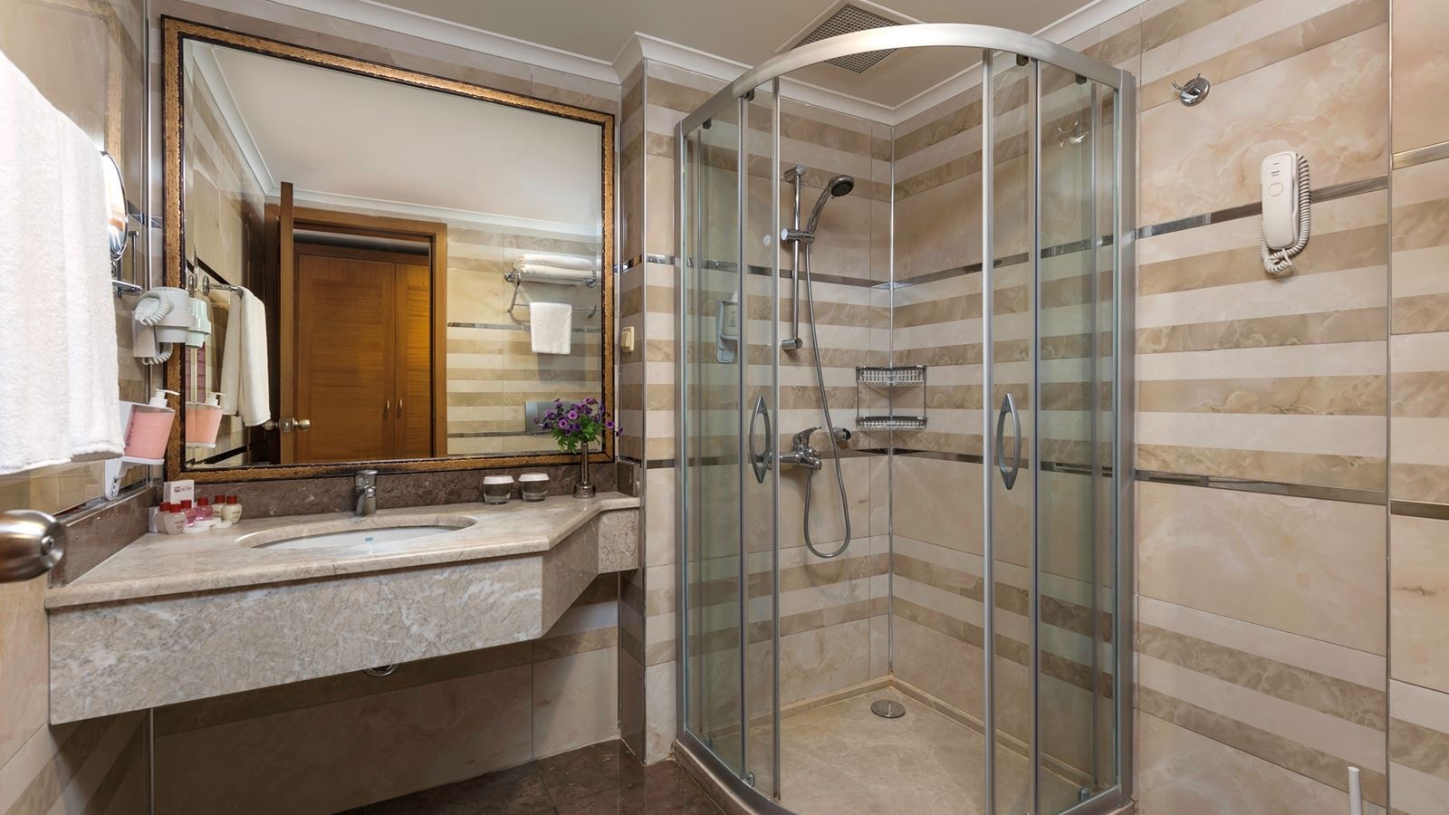 rooms-junior-family-room