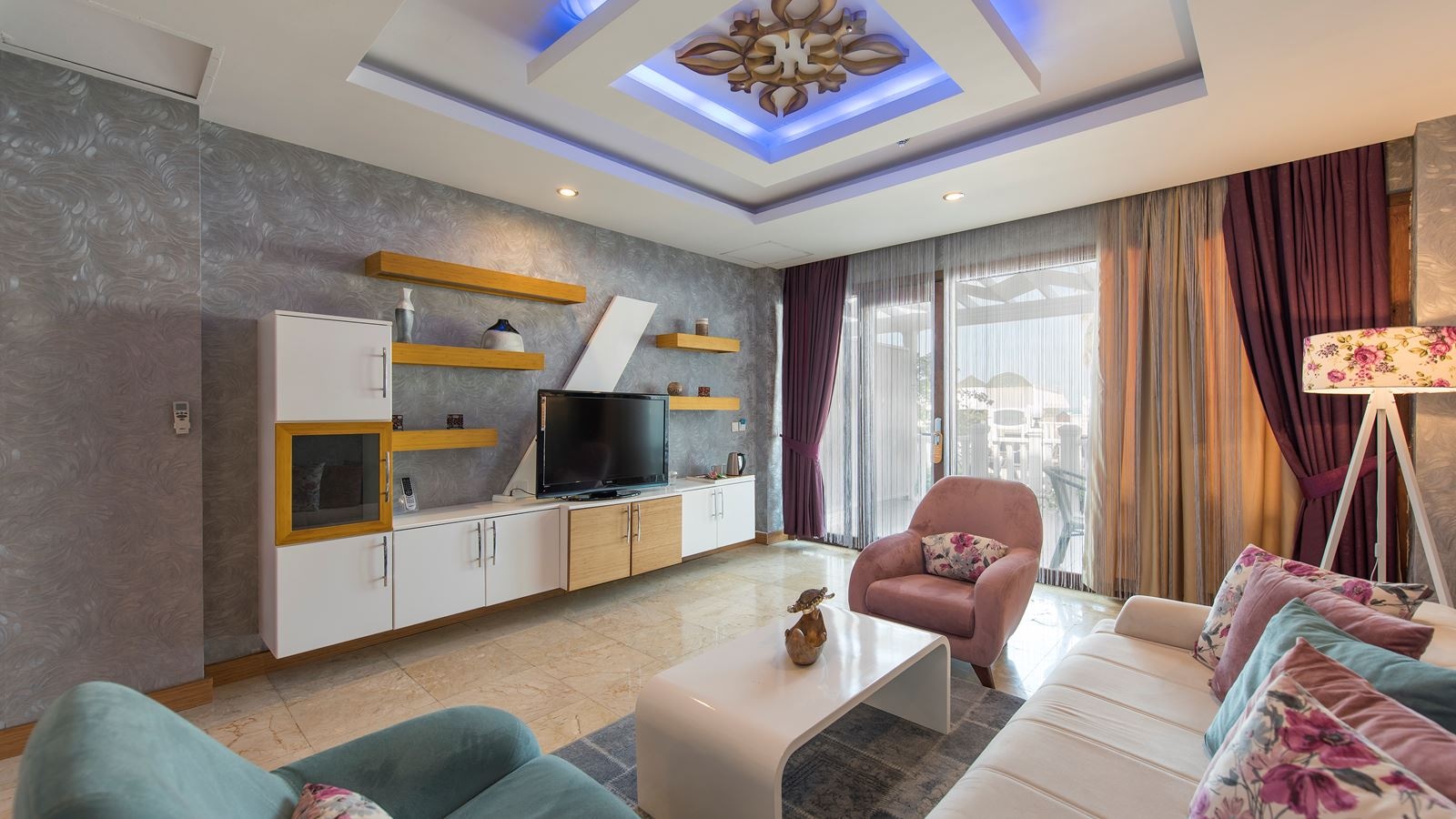 rooms-senior-suite