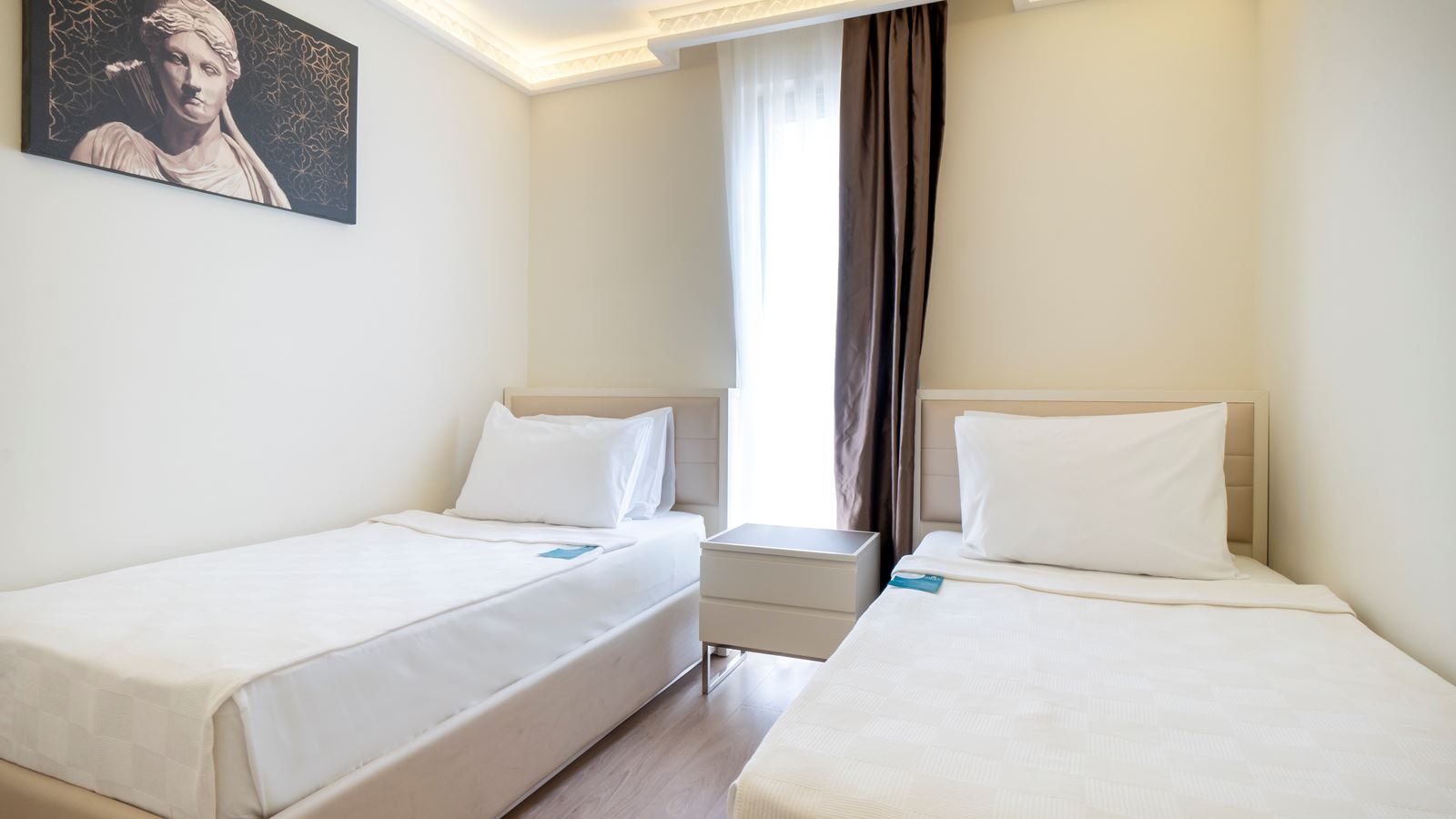 rooms-village-family