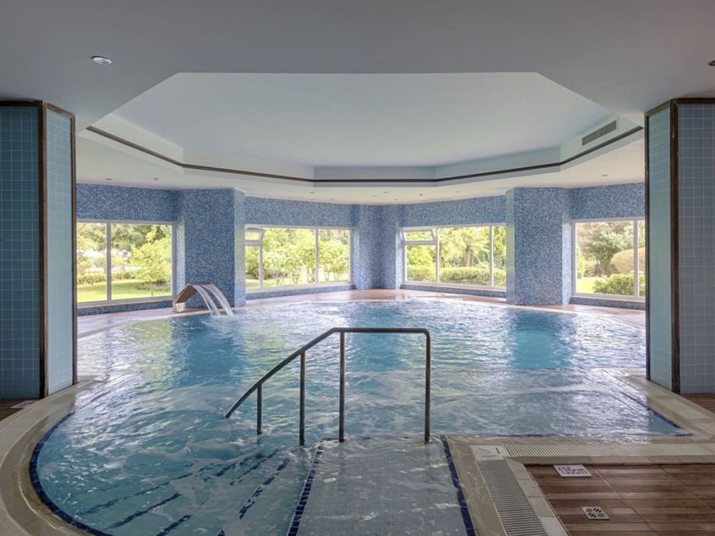 pools-indoor-pool