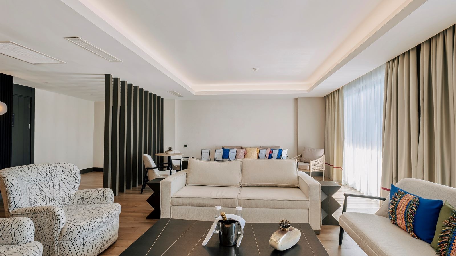 rooms-king-suite