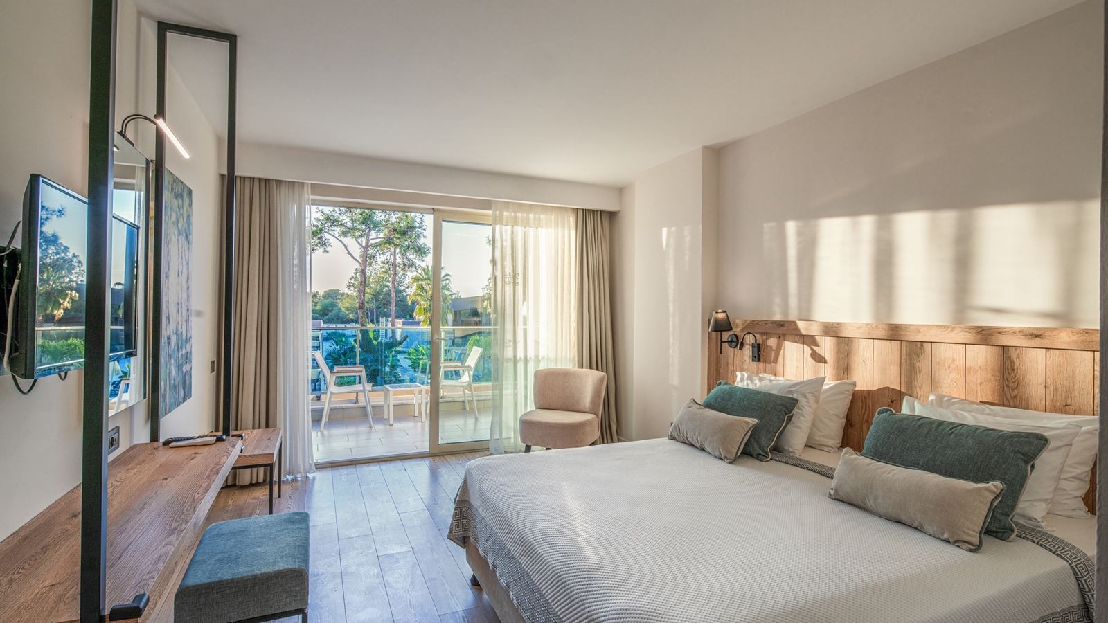 rooms-elite-family-room