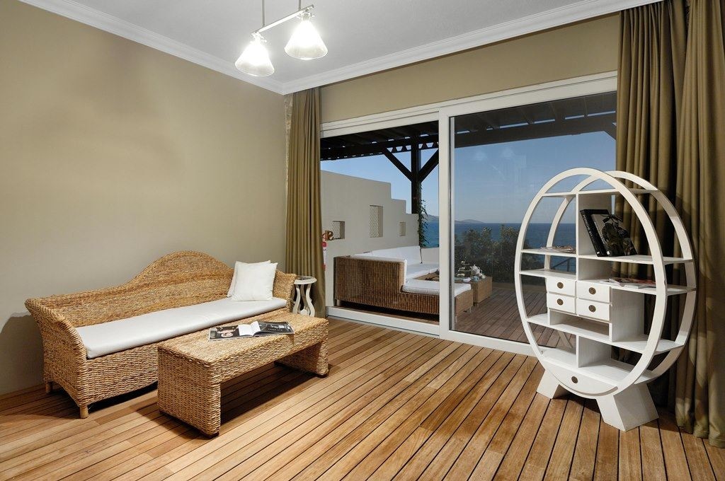 rooms-pool-suite
