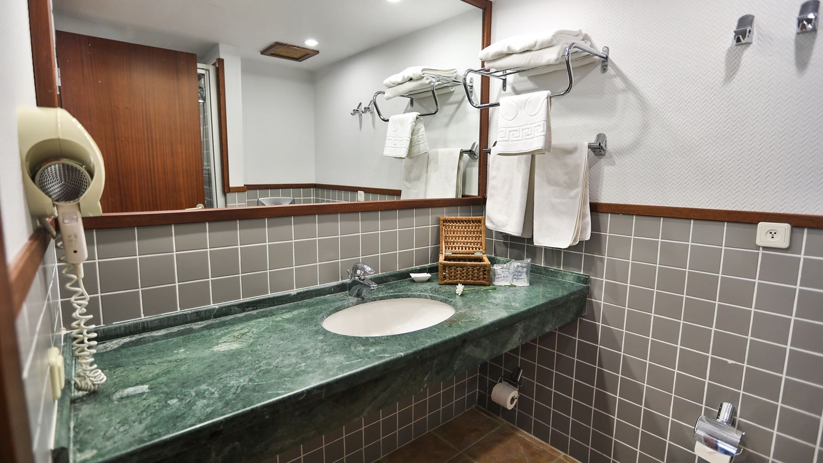 rooms-garden-suite