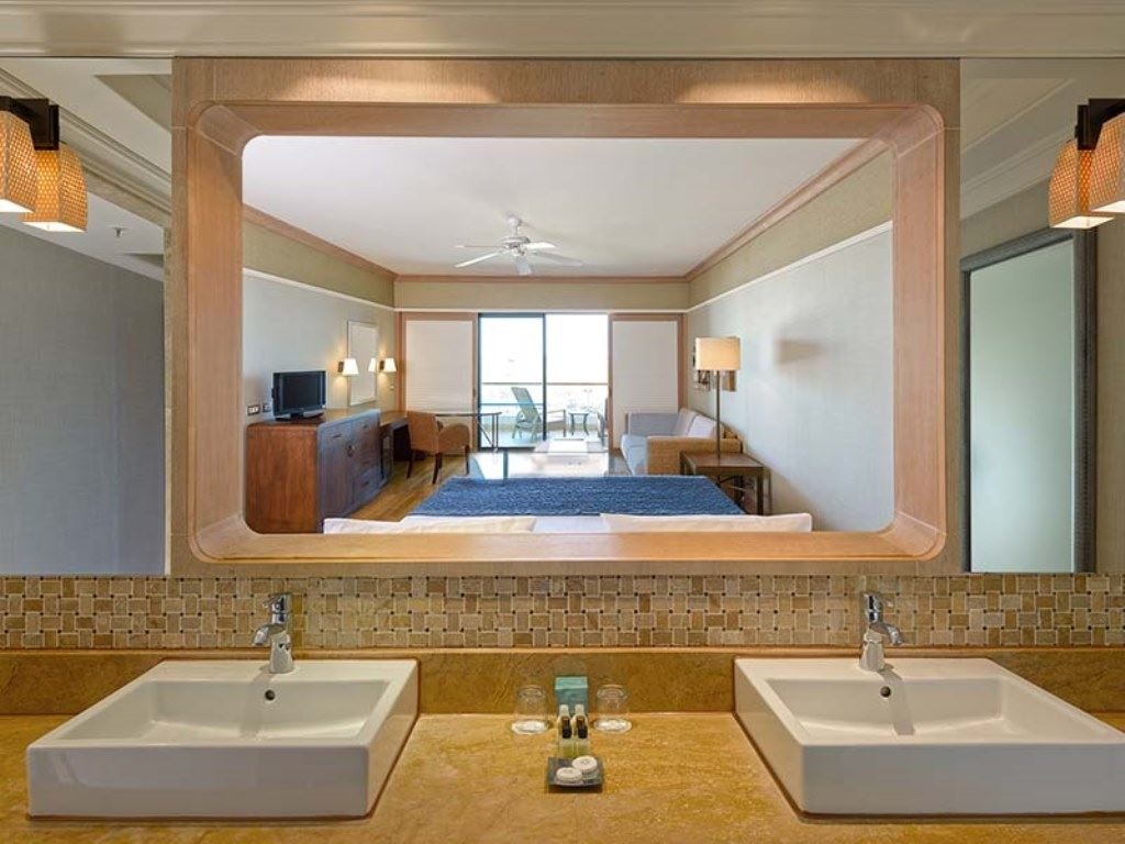 rooms-deluxe-large-room