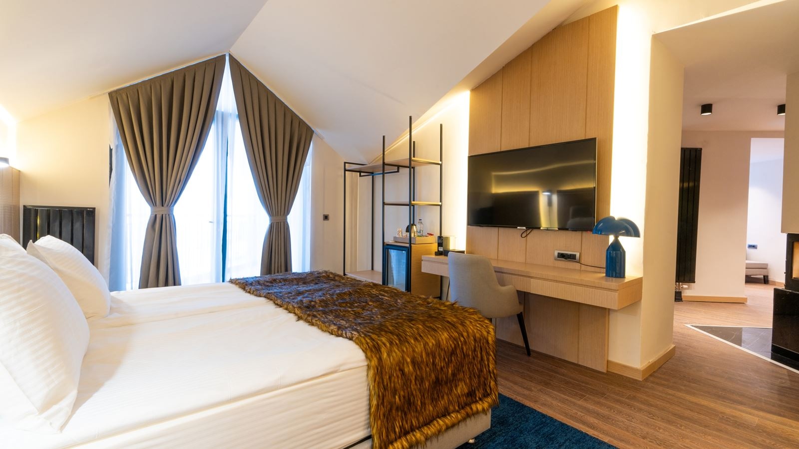 rooms-love-suite