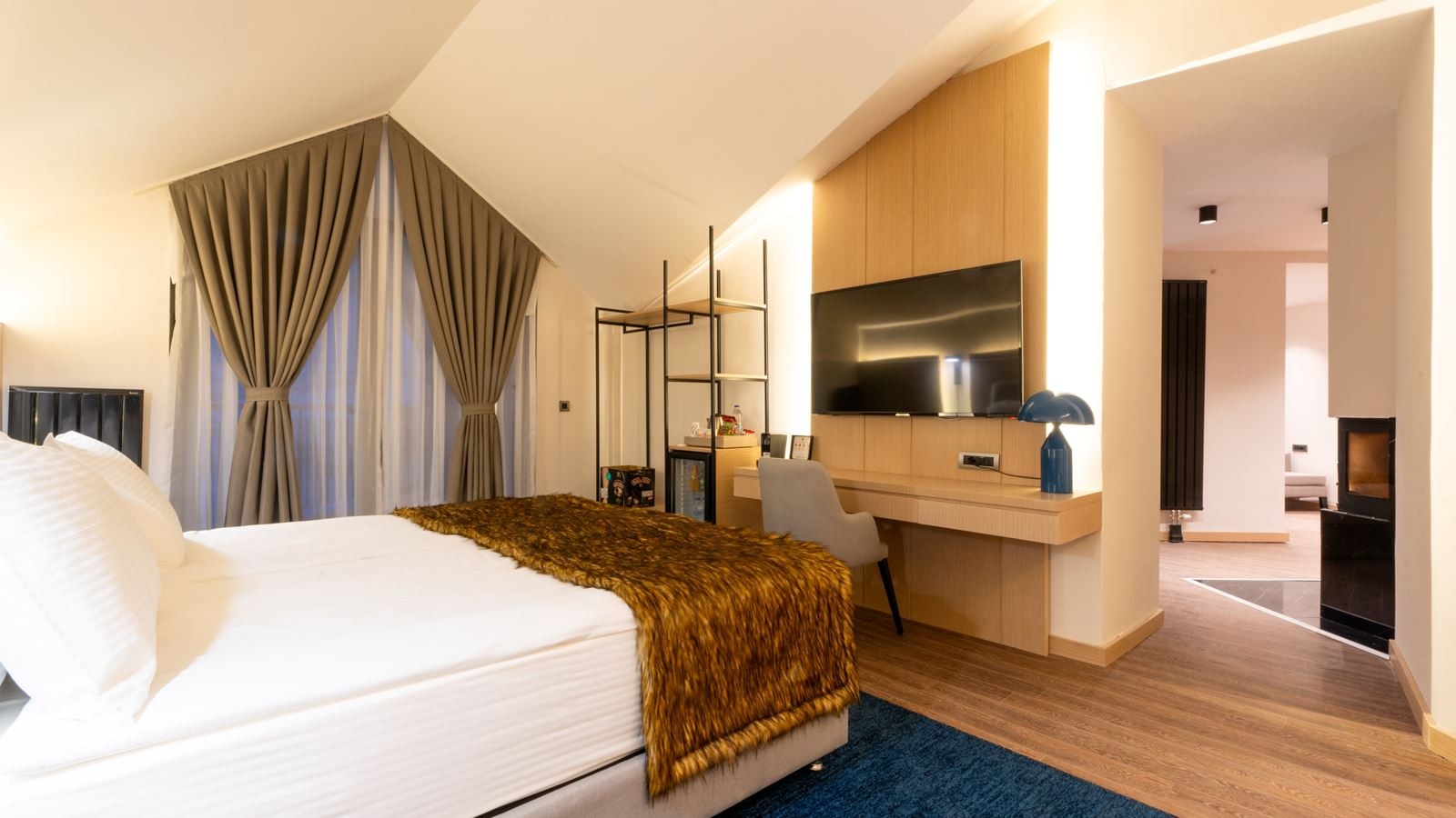 rooms-love-suite