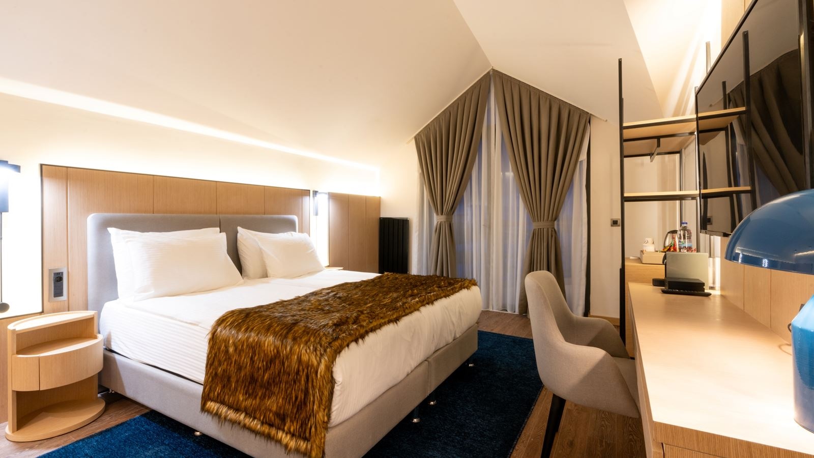 rooms-love-suite