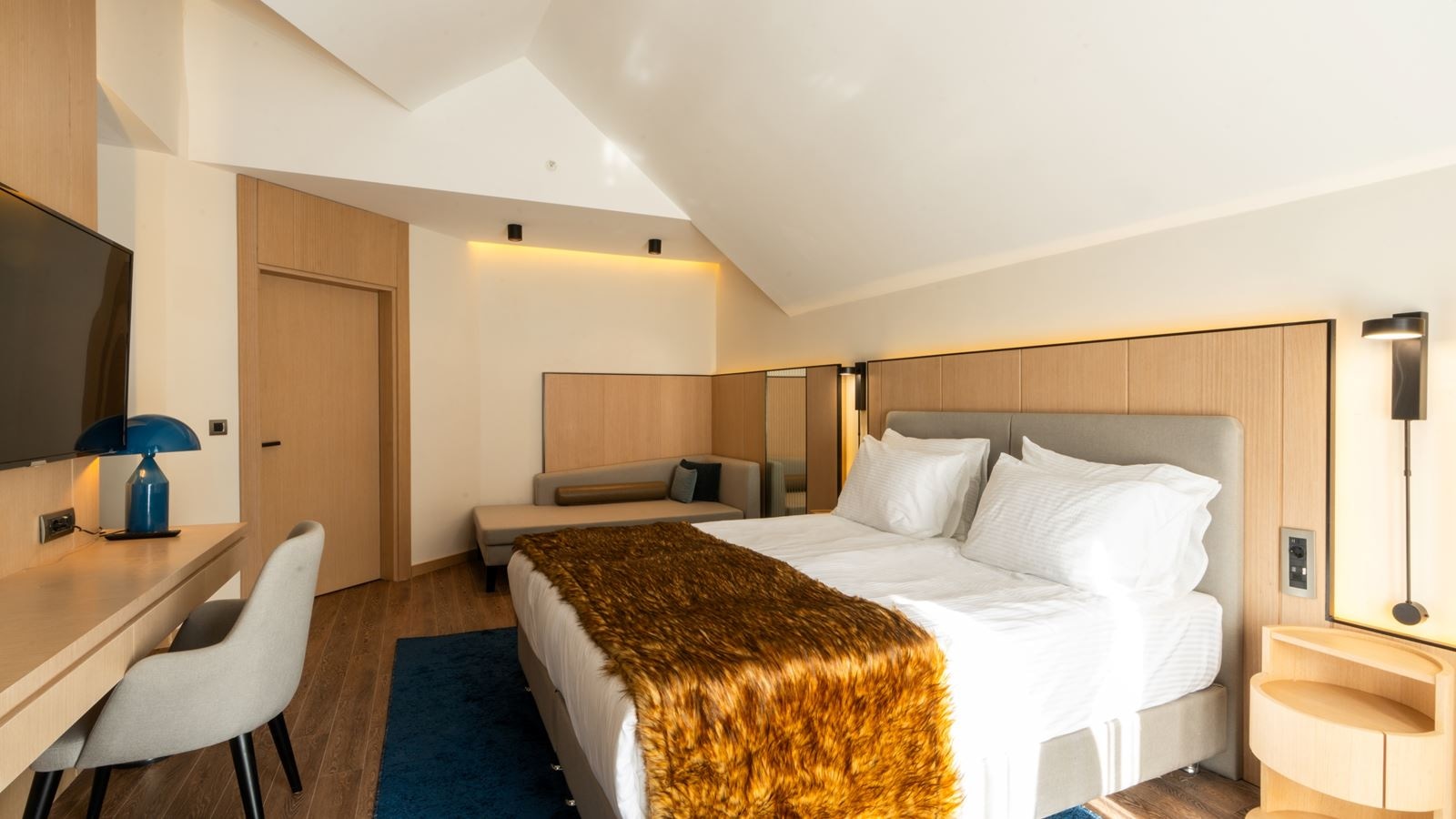 rooms-love-suite