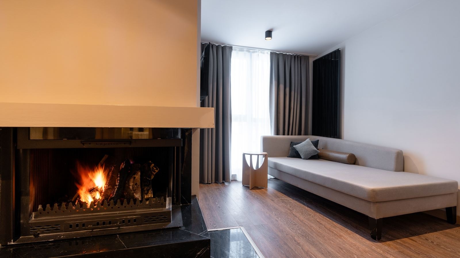 rooms-king-suite