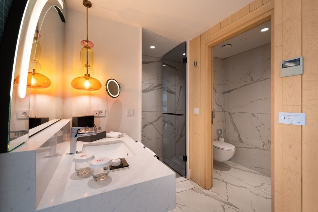 rooms-deluxe-garden-room