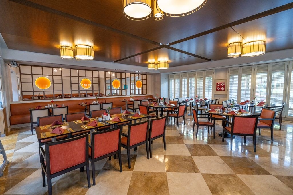 restaurants-zestful-bazaar-main-restaurant