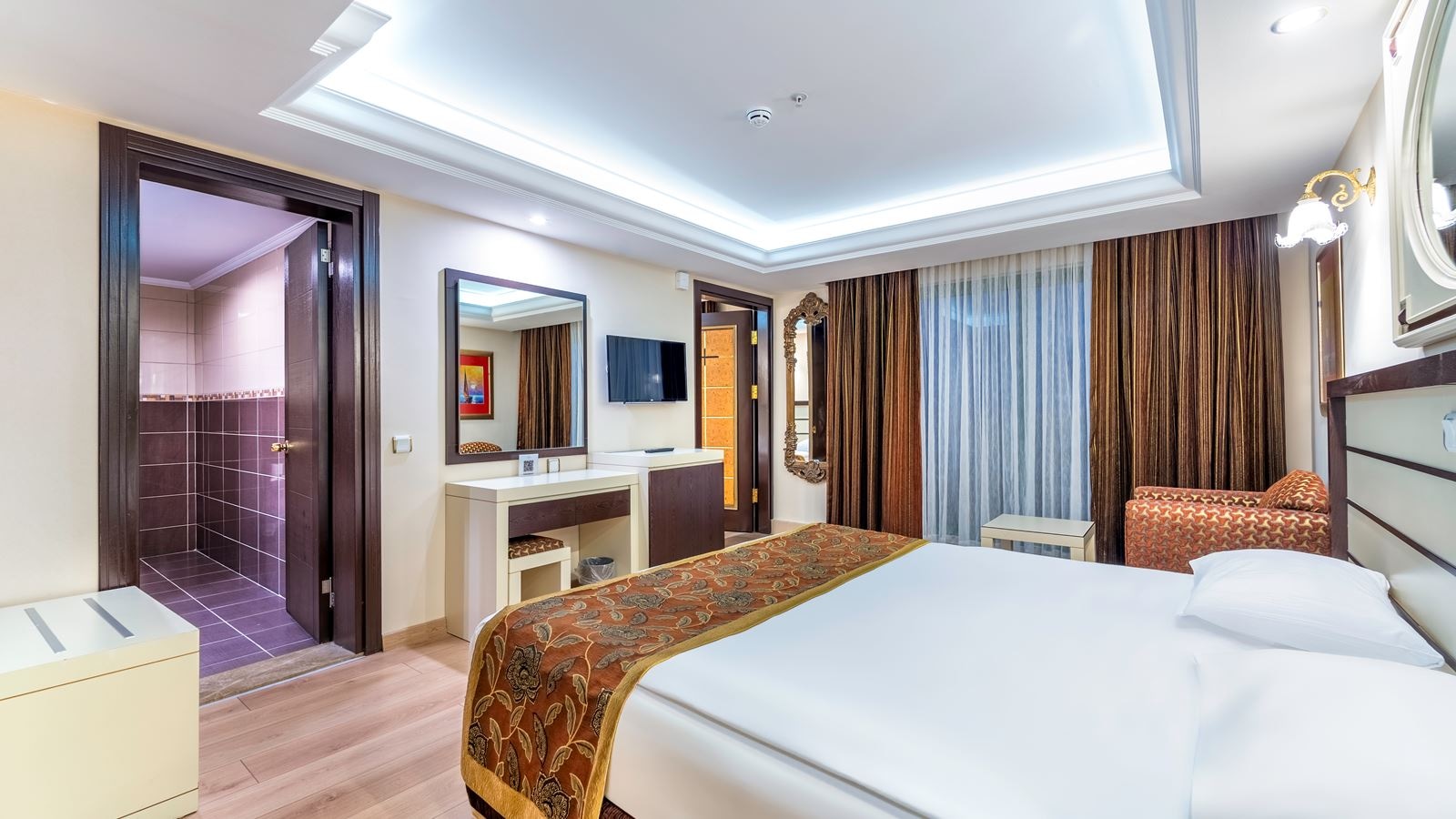 rooms-park-family-room