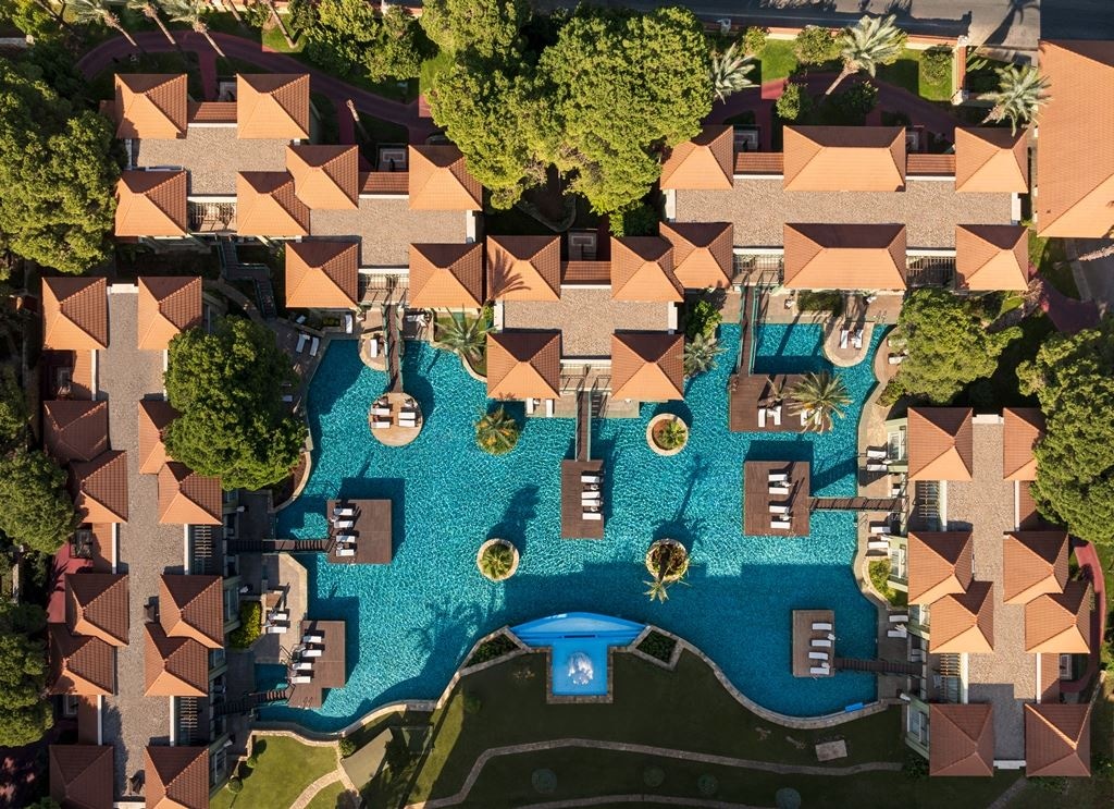 rooms-lake-deluxe-villa