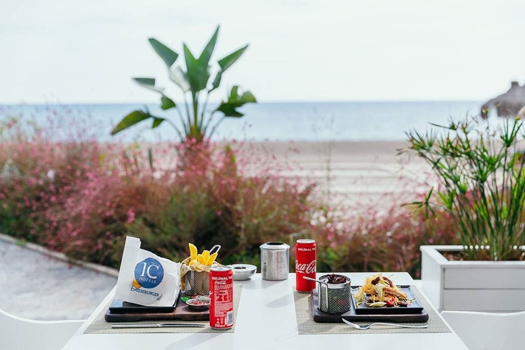 bars-villas-snack--beach-bar