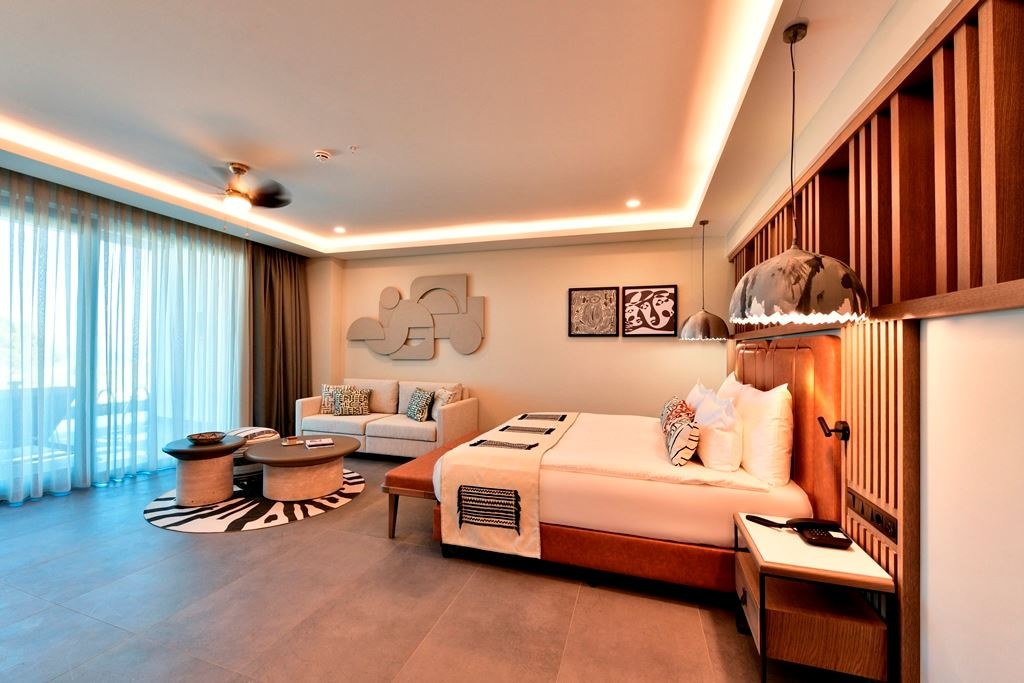 rooms-superior-jacuzzi-swim-up-sea-view