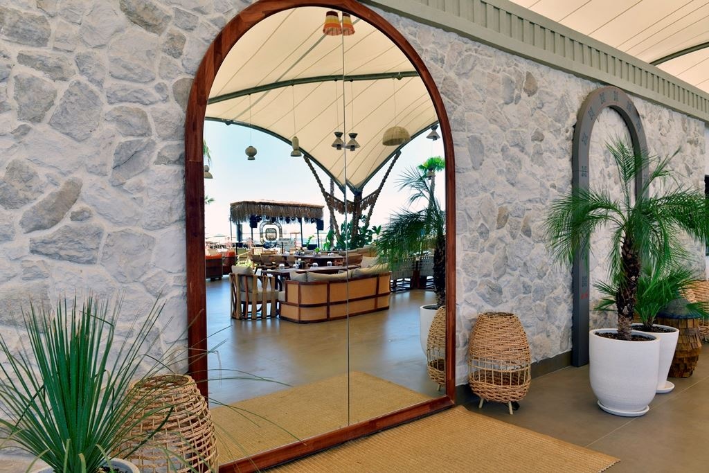 bars-javara-beach-bar