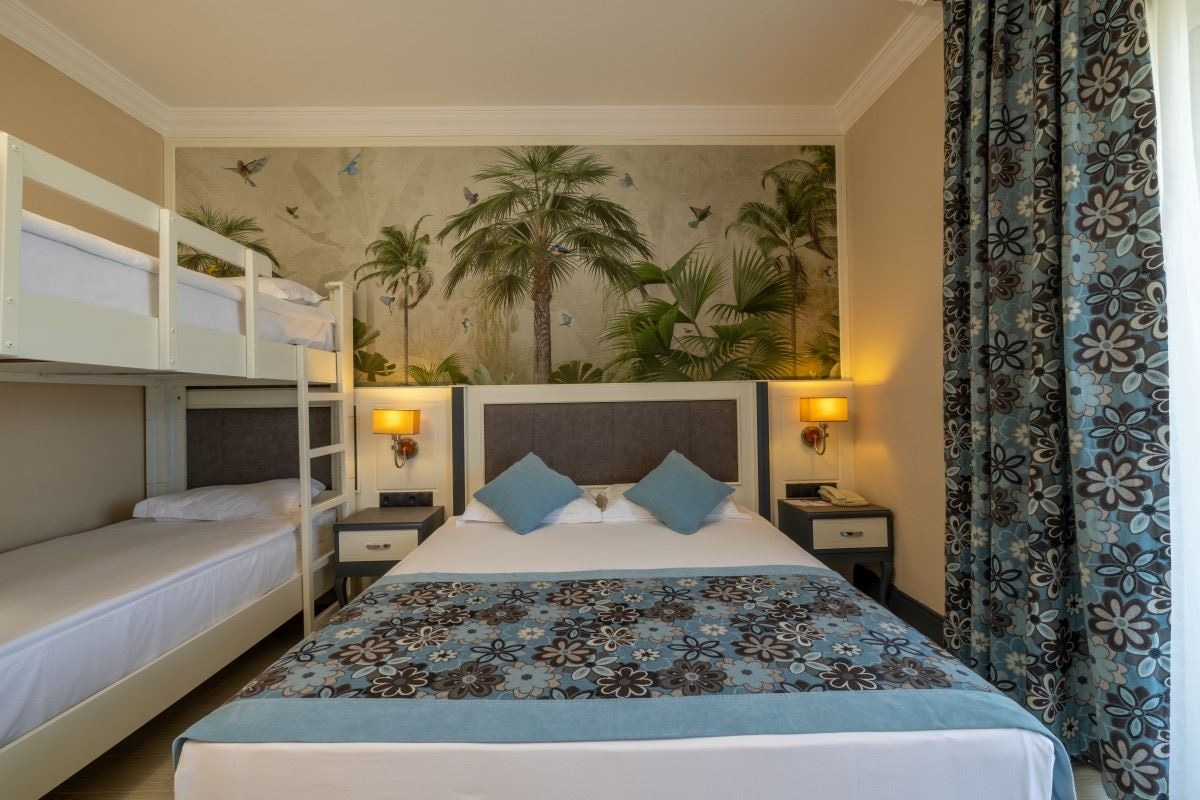 rooms-standard-room-land-view-with-bunkbed