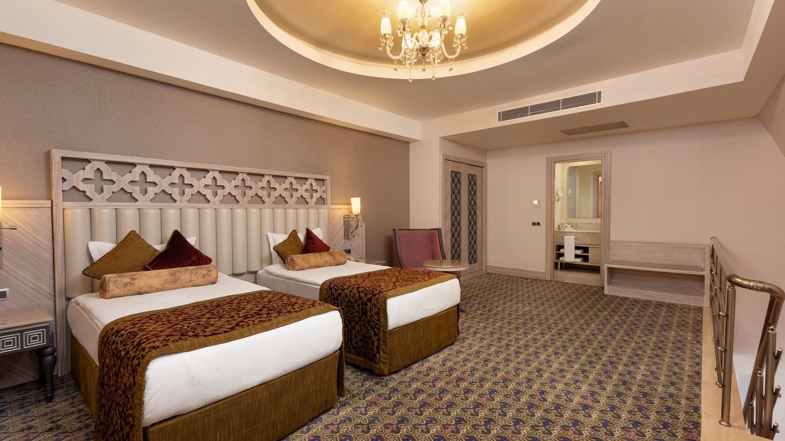 rooms-king-suite