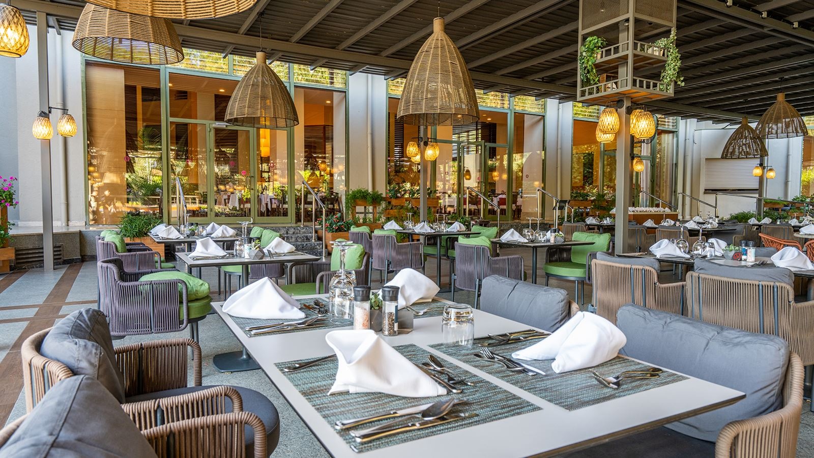 restaurants-palm-restaurant