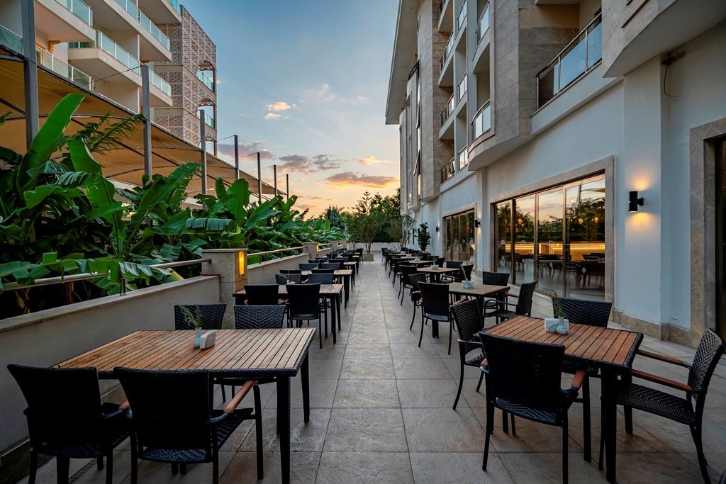 bars-roof-bar-dj-performans