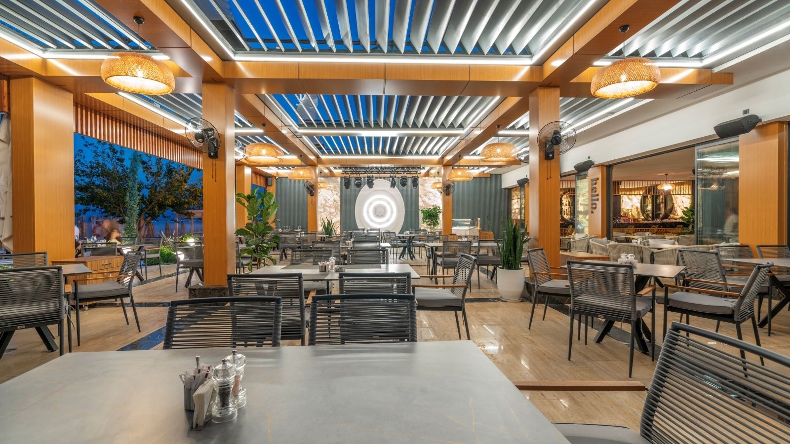 restaurants-ana-restaurant