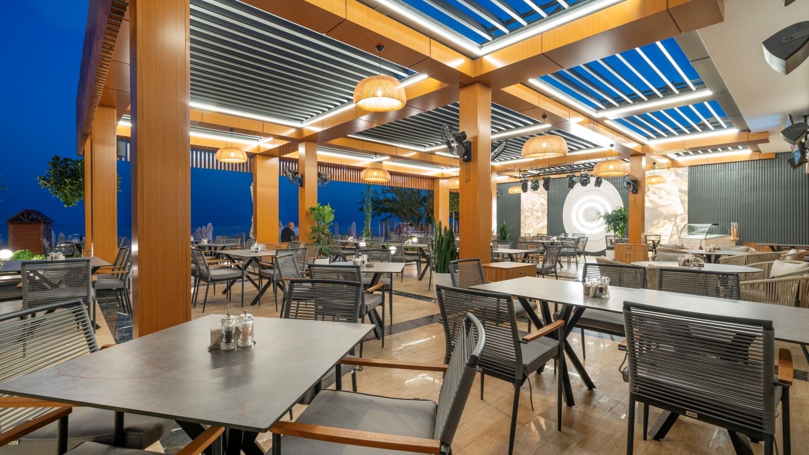 restaurants-ana-restaurant