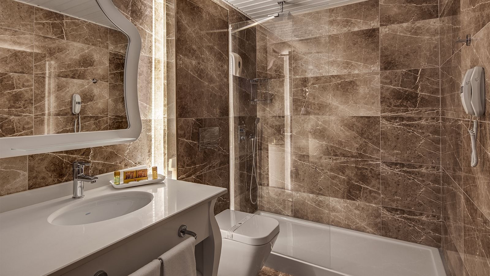 rooms-deluxe-room