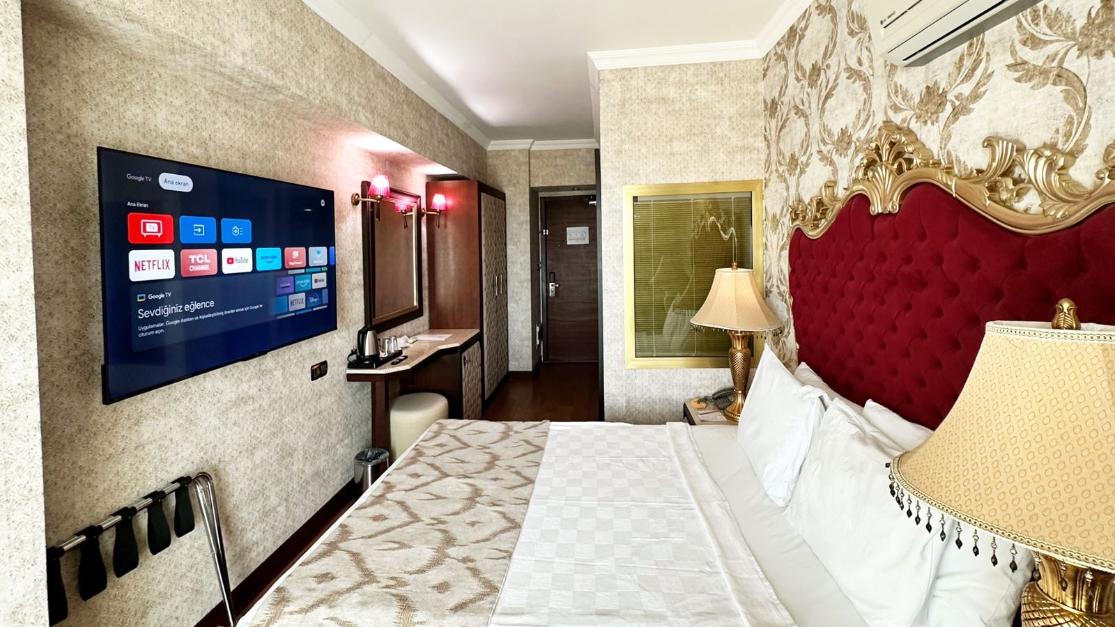 rooms-connection-room