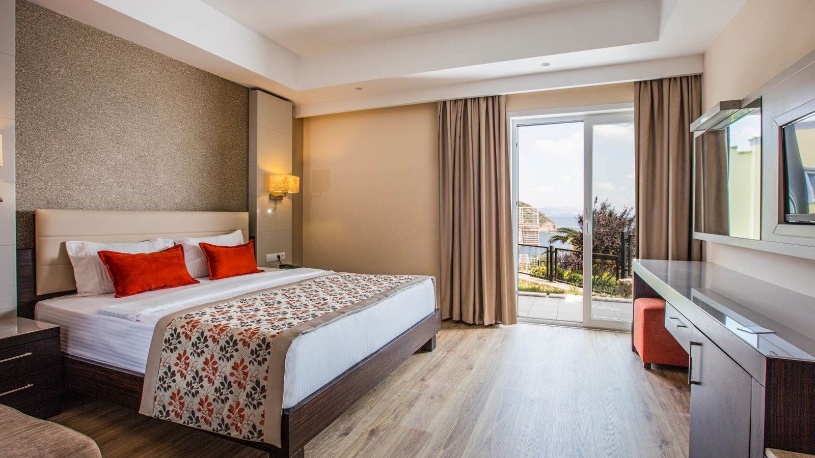rooms-club-suite-room-sea-view