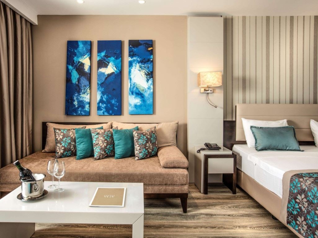 rooms-main-building-deluxe-room-land-view
